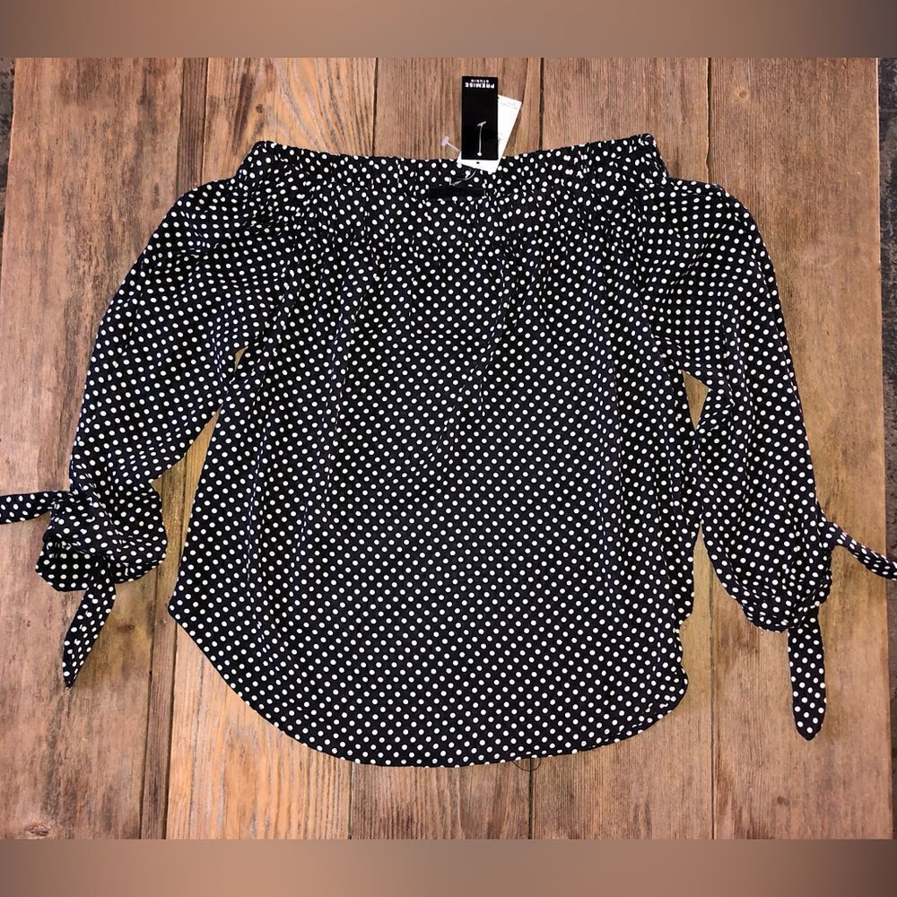 Premise off the shoulder tied 3 1/4 sleeve polka dot top NWT size Xs